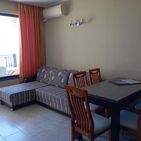 Golden Sands Rentals Apartments Екстер'єр фото