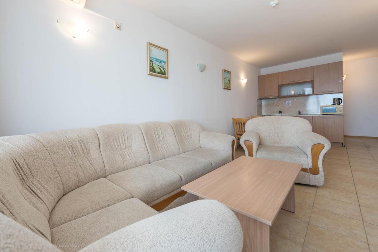 Golden Sands Rentals Apartments Екстер'єр фото