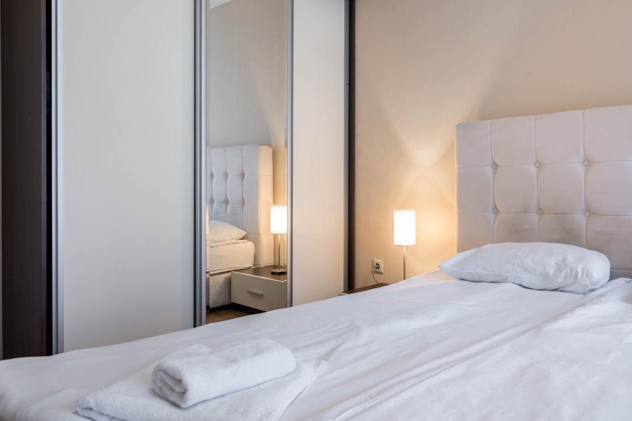 Golden Sands Rentals Apartments Екстер'єр фото