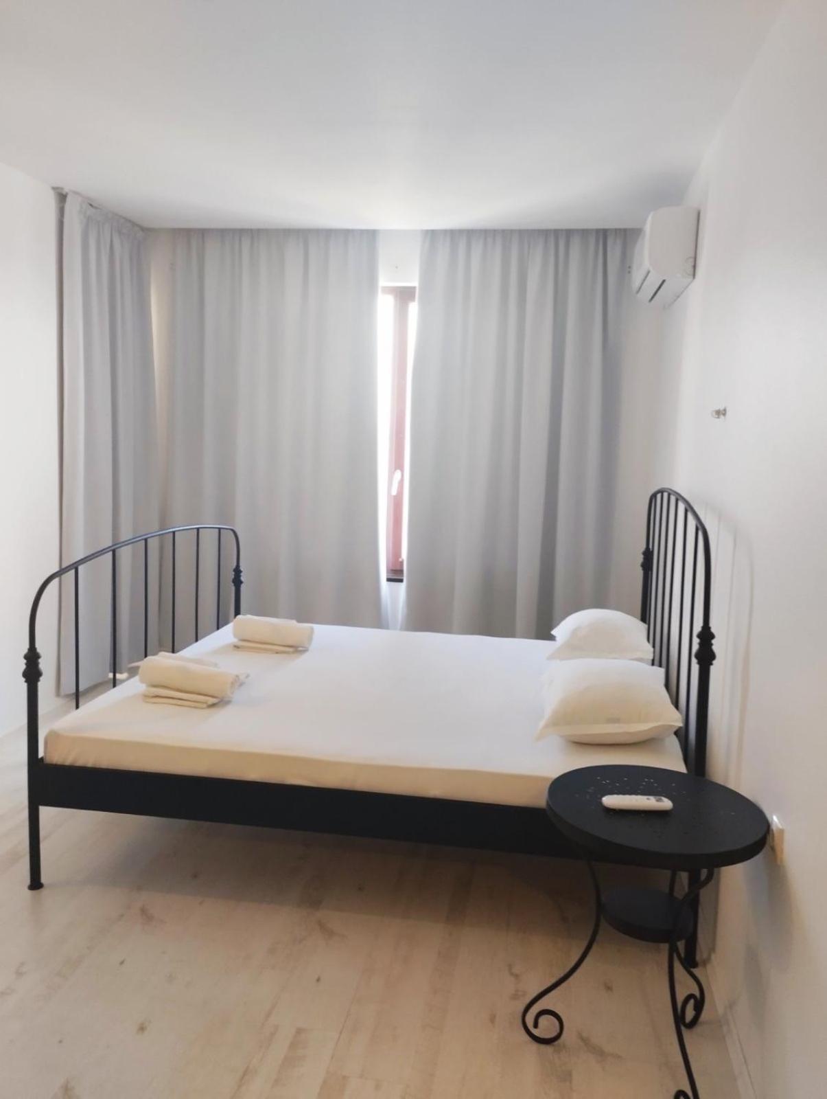 Golden Sands Rentals Apartments Екстер'єр фото