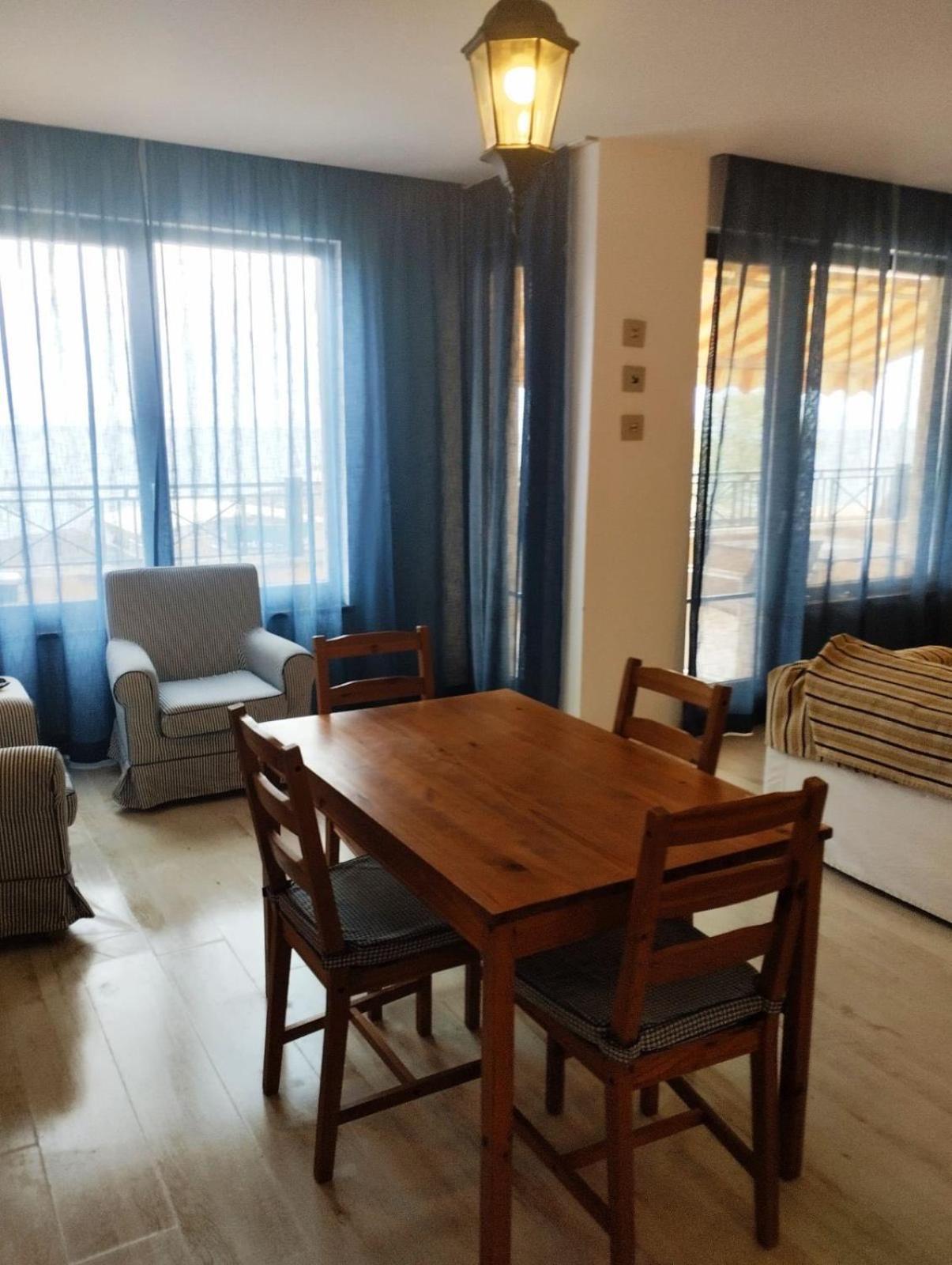 Golden Sands Rentals Apartments Екстер'єр фото