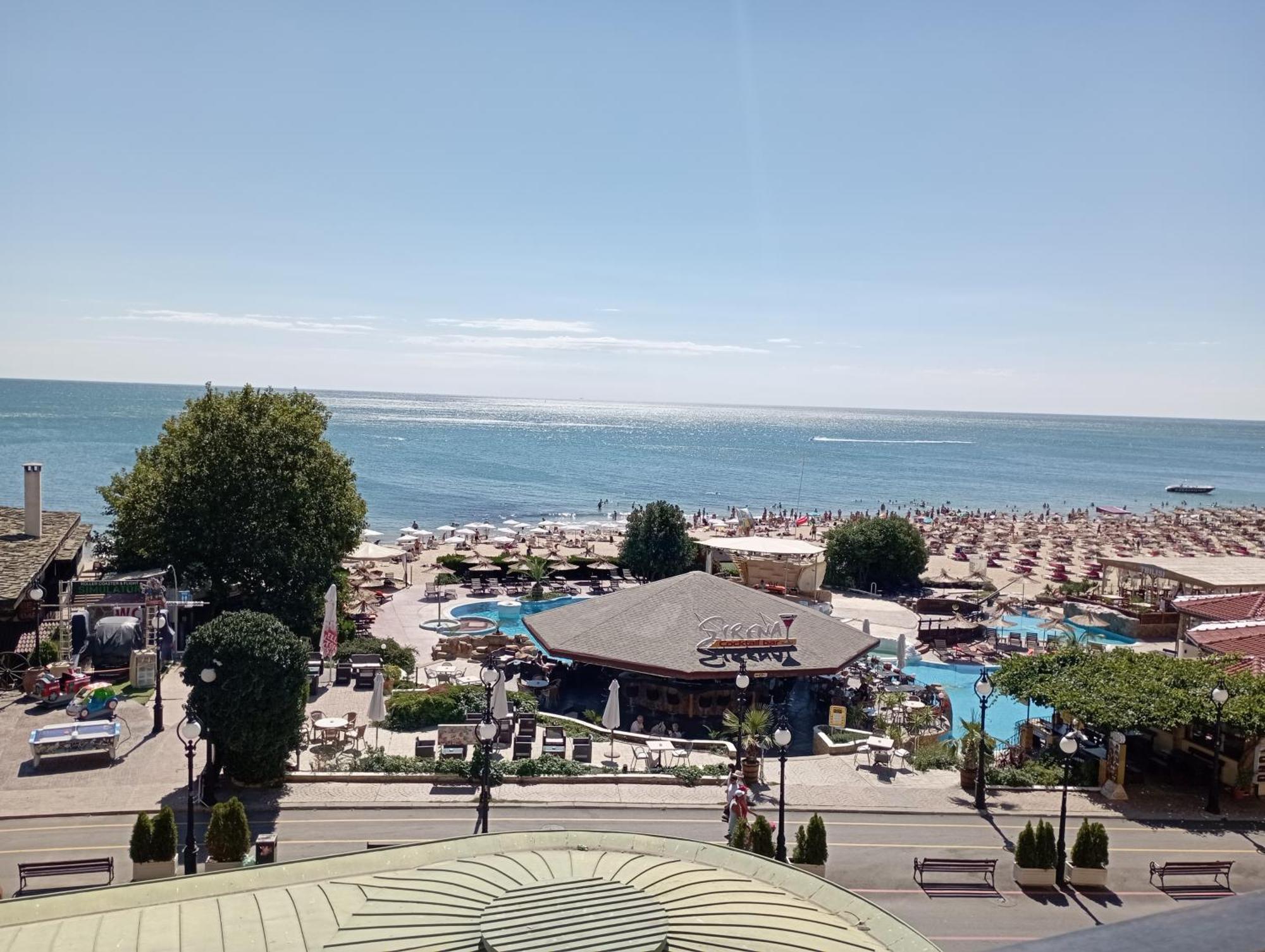 Golden Sands Rentals Apartments Екстер'єр фото