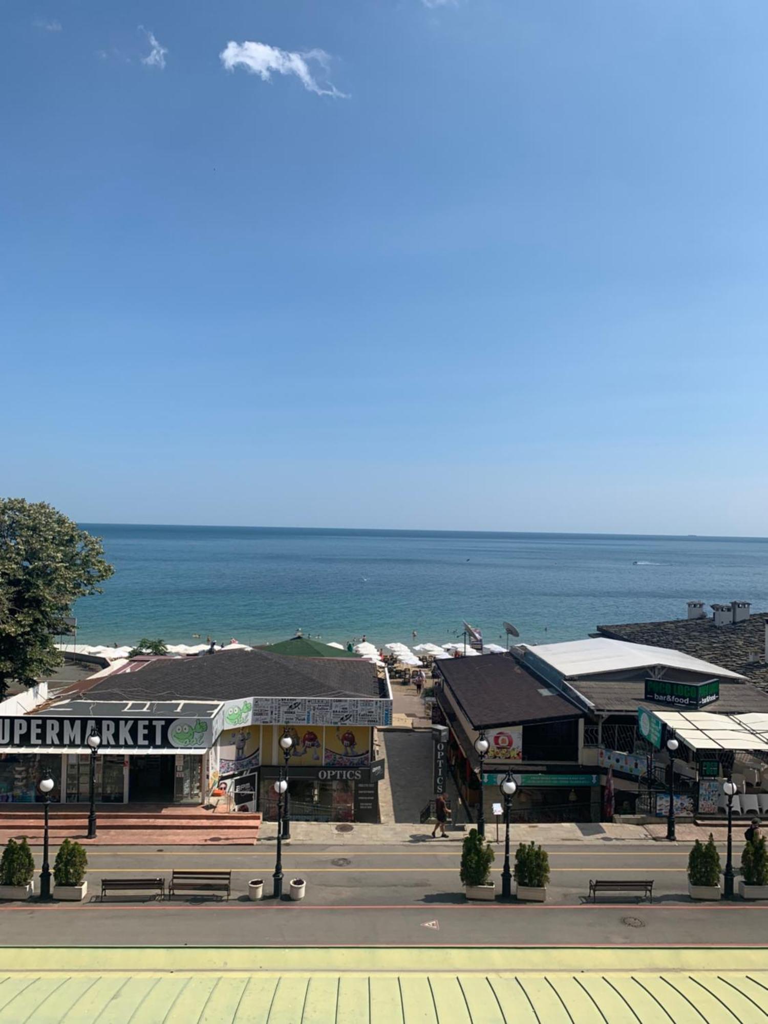 Golden Sands Rentals Apartments Екстер'єр фото