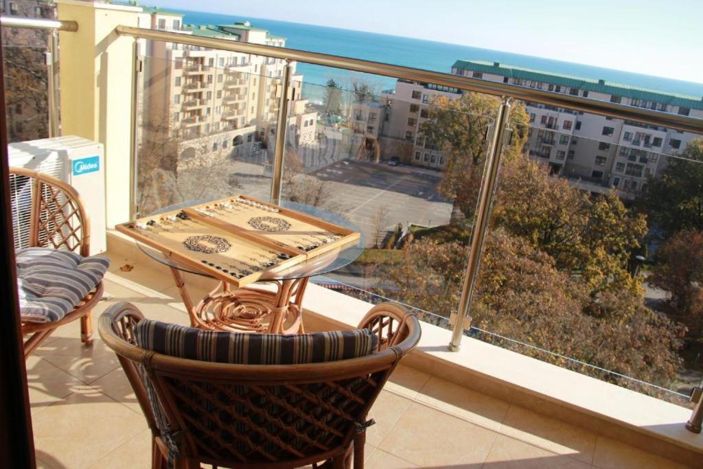 Golden Sands Rentals Apartments Екстер'єр фото