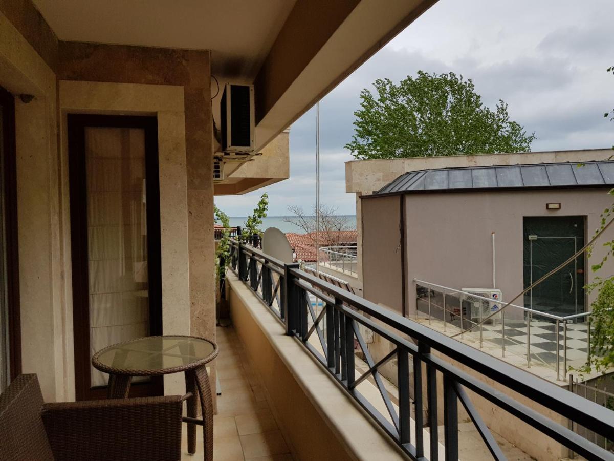 Golden Sands Rentals Apartments Екстер'єр фото