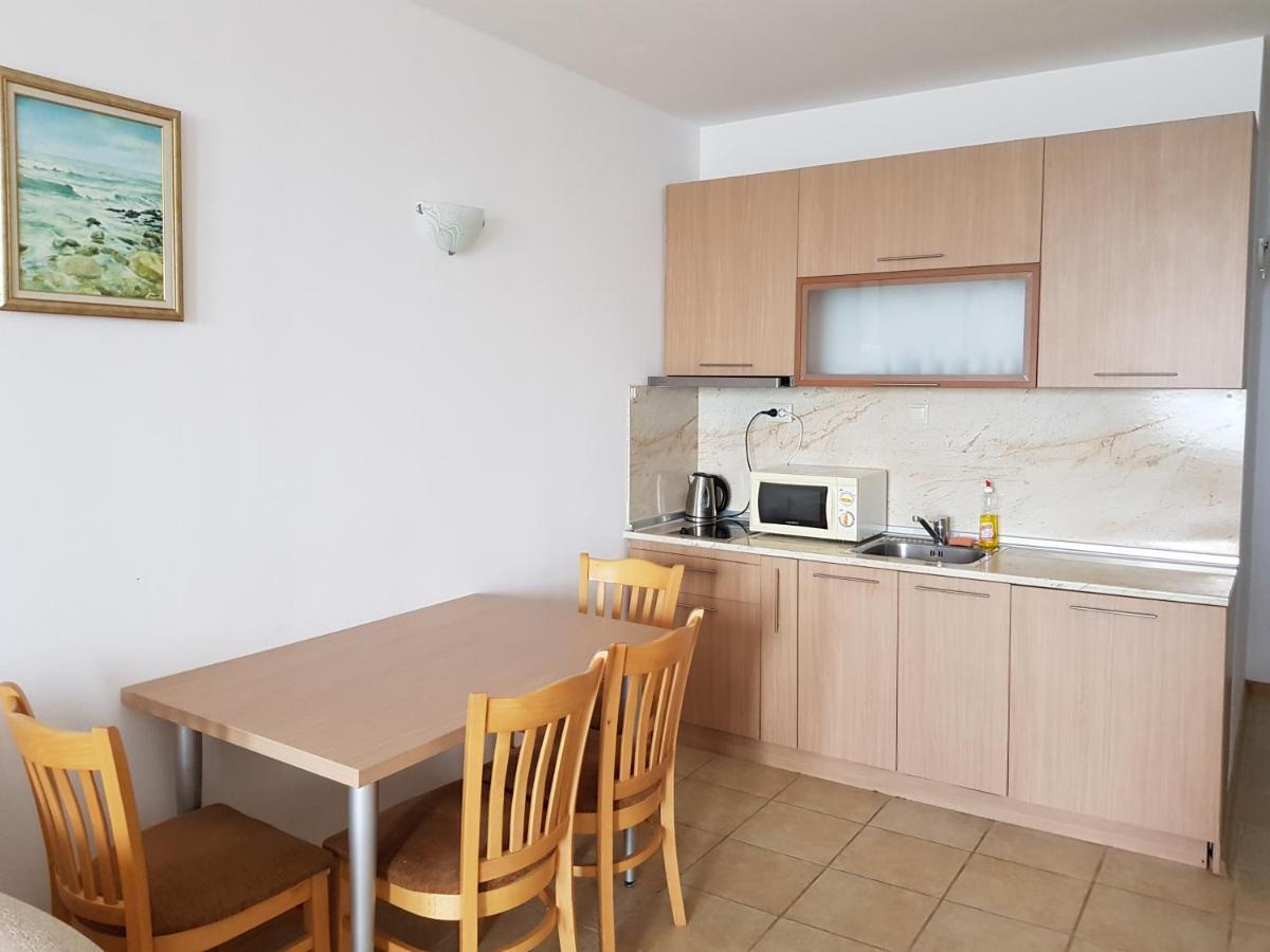 Golden Sands Rentals Apartments Екстер'єр фото