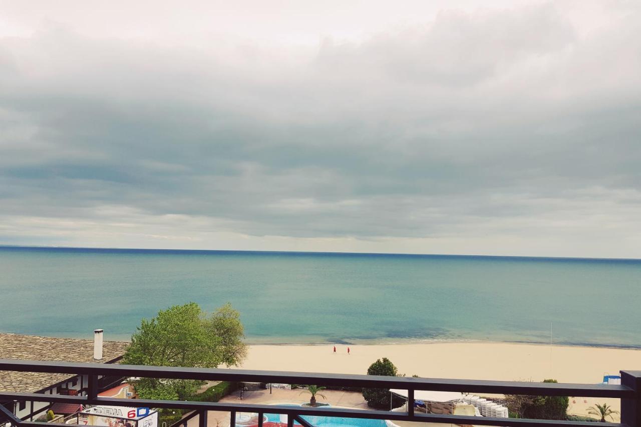 Golden Sands Rentals Apartments Екстер'єр фото