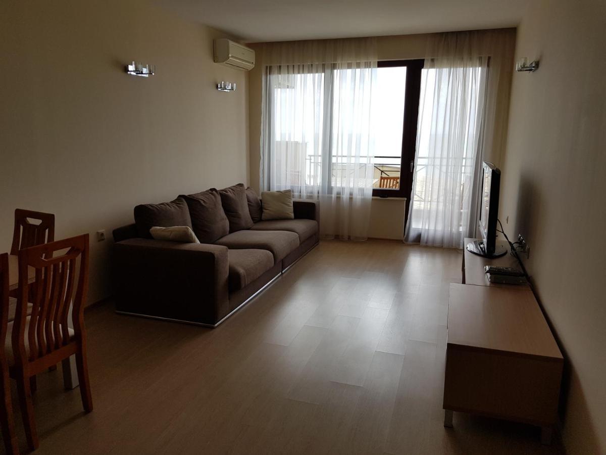 Golden Sands Rentals Apartments Екстер'єр фото