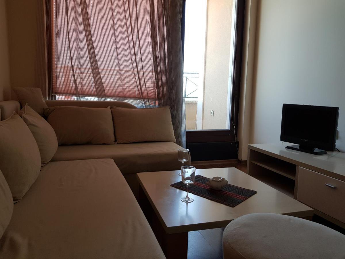 Golden Sands Rentals Apartments Екстер'єр фото